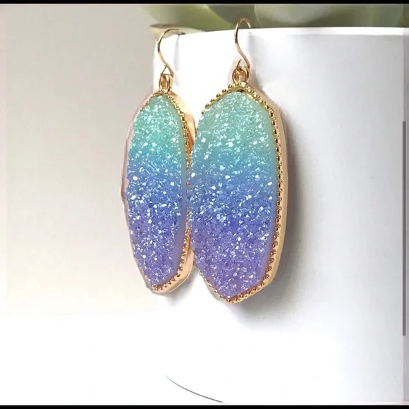 Gold toned large druzy dangle ombré earrings - Picture 3 of 3
